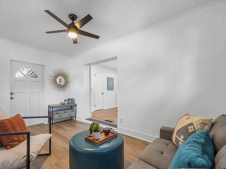4715 Plymouth St — Photo 10