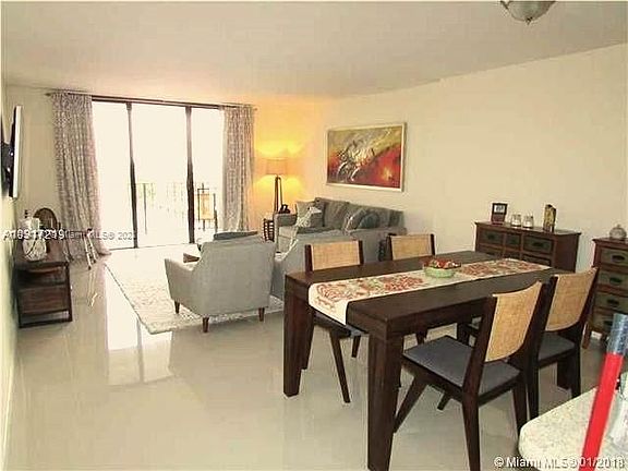 5th image of 18151 NE 31st Ct APT 811
