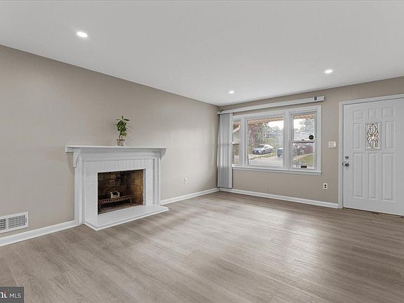 3rd image of 7304 Cloverdale Dr