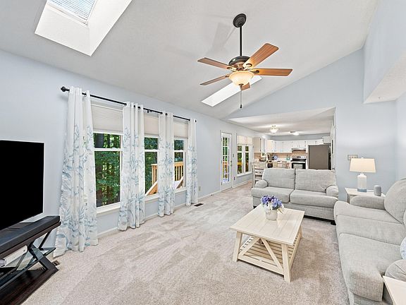 4th image of 112 Sequoia Ct