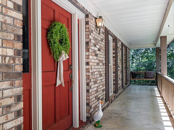 3rd image of 34 Red Oak Rd