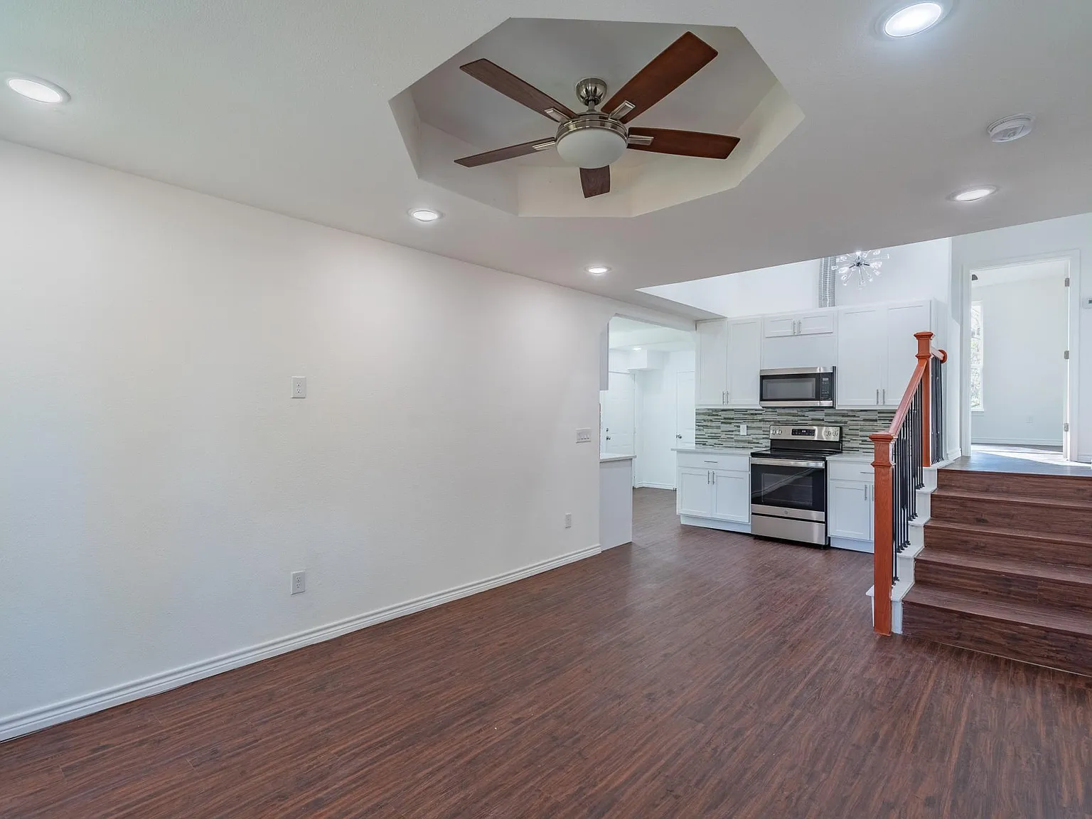4 bed, 2.5 bath, 1400 sqft, $2,600 — Photo 4