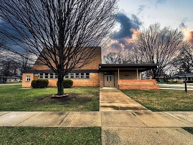 1st image of 1704 32nd Ave