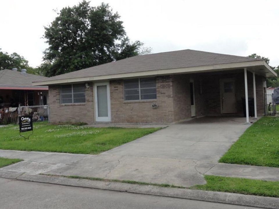1st image of 233 Leslie St
