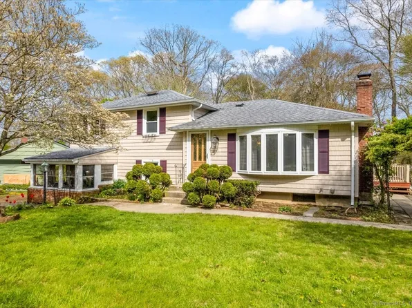 60 Bel Aire Drive, Groton, CT 06355