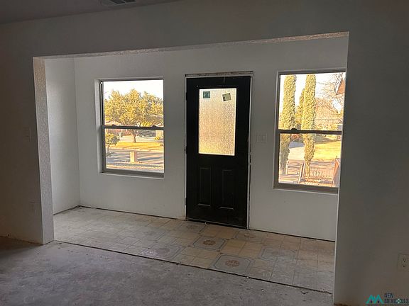 2nd image of 1203 W Riverside Dr