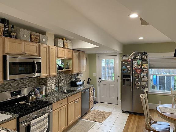 3rd image of 226 Fayette St #226