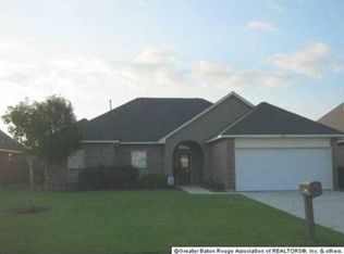 23855 S Point Dr, Denham Springs, LA 70726