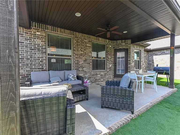 5824 W Persimmon St — Photo 18