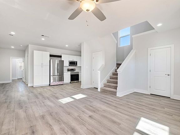 5th image of 107 Wilkes St