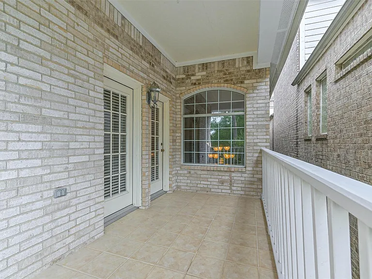 5453 Fairdale Ln — Photo 22