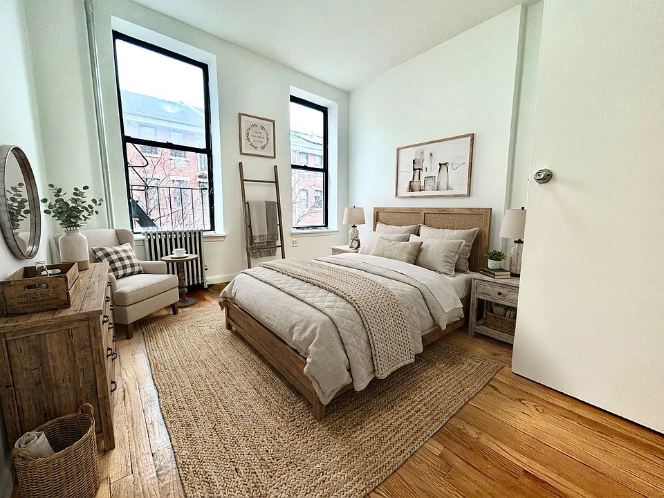 1st image of 61 Clinton St #601