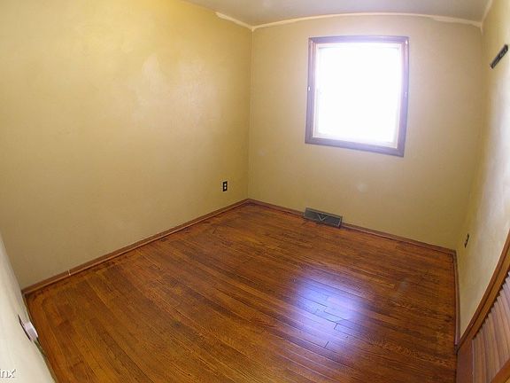 SE Bedroom