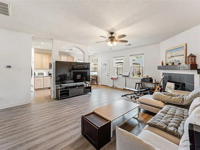 19106 Spring Meadows Ln — Photo 37