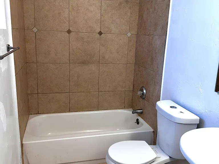 1350 E Orange St — Photo 8