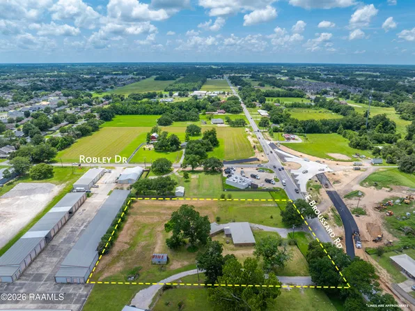614 & 616 E Broussard Rd, Lafayette, LA 70503