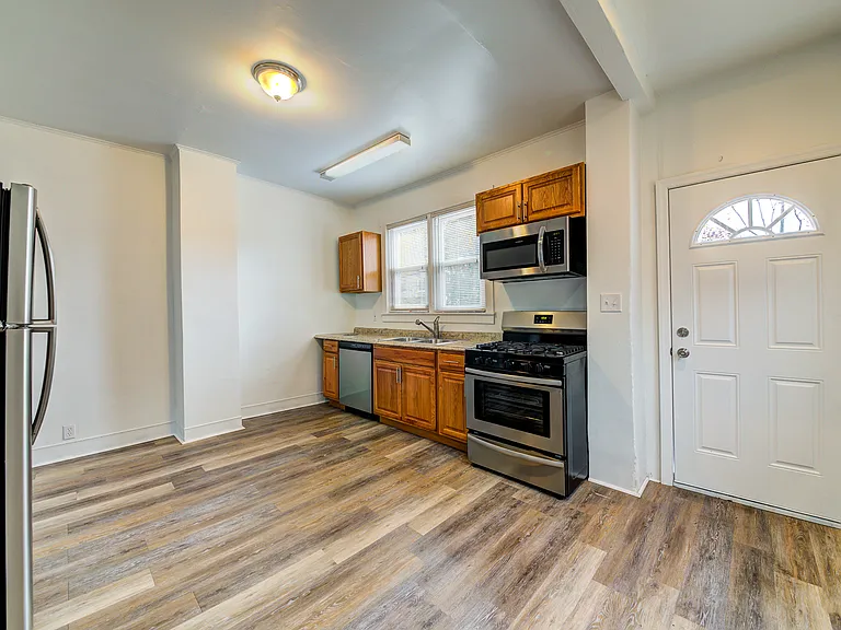 714 Industry St — Photo 22