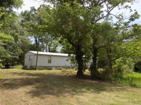 11 Finch Ln, Trinity, TX 75862