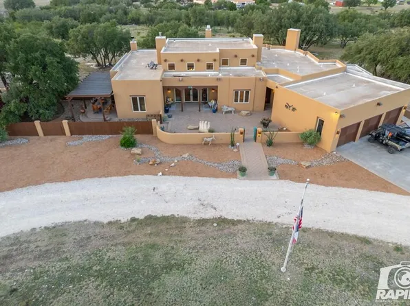 5466 Green Oaks Dr, Christoval, TX 76935