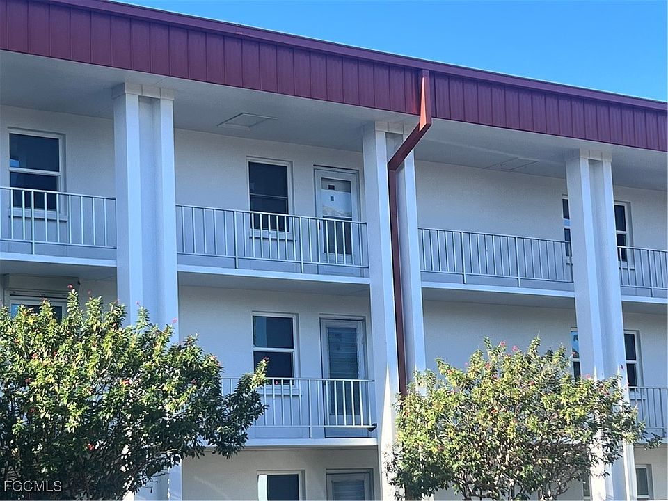 1st image of 1700 Pine Valley Dr APT 204
