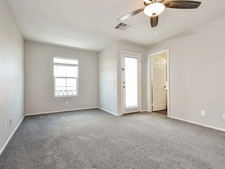 9213 Millikan Ave — Photo 11