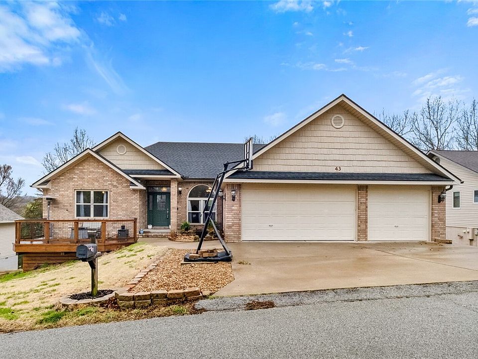 1st image of 43 Portsmouth Dr