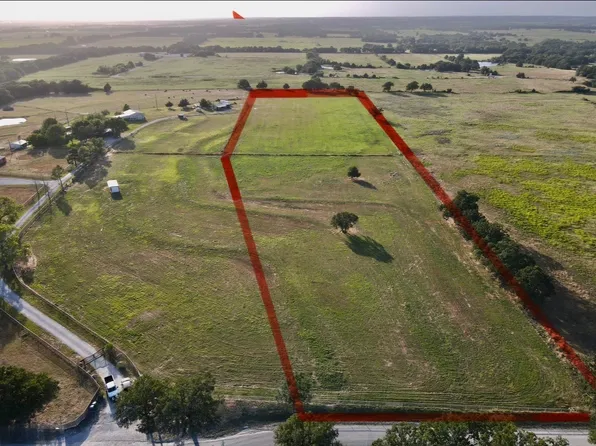 Lama Rd, Bowie, TX 76230