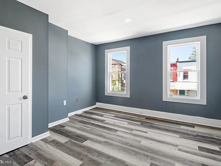 1307 S Hanson St — Photo 5