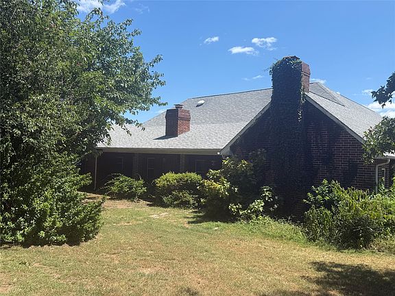 5th image of 1628 N Country Club Rd