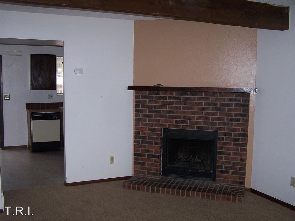 2nd image of 2413 W 27th St APT 8