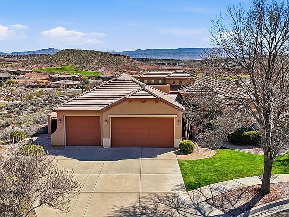 3rd image of 1672 N Ranch View Dr