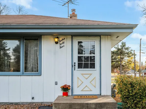 1244 Cope Ct E, Maplewood, MN 55109