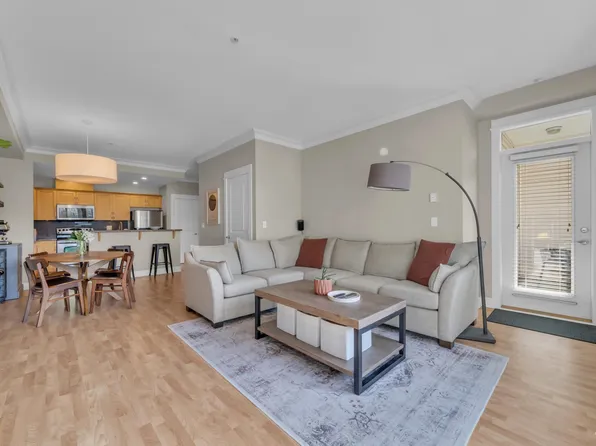 5430 201st St #312, Langley, BC V3A 0A2