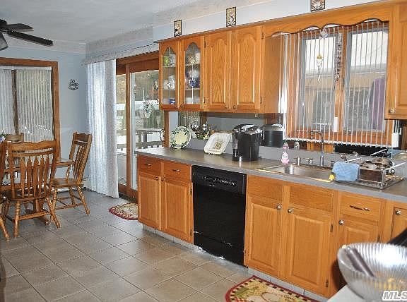5th image of 17 Joni Dr