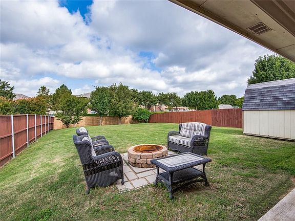 2nd image of 3308 Saint James Pl