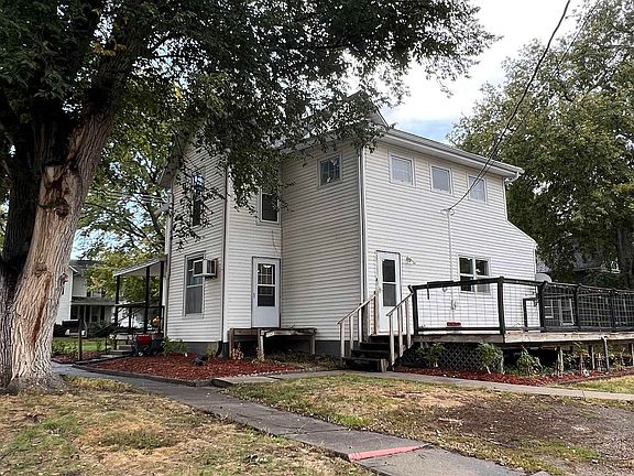 3rd image of 502 5th Ave E