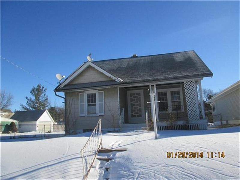 2nd image of 3137 10th St