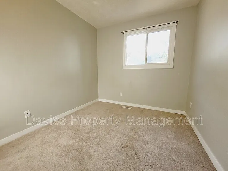 1748 Lakewood Road South NW — Photo 14