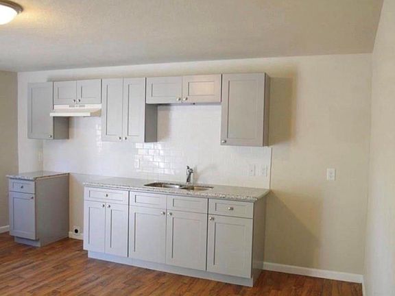 3rd image of 7318 Laredo St #A