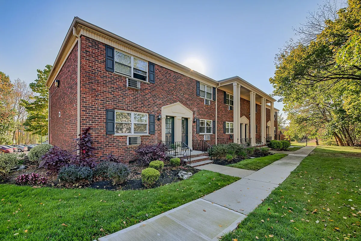 Building Photo - Parsippany Gardens