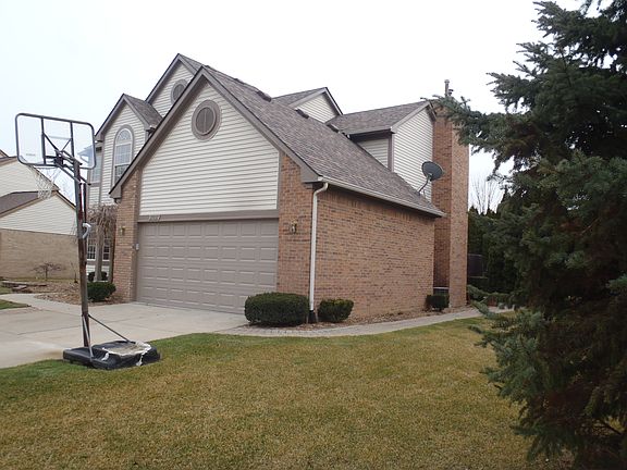3rd image of 39937 Woodale Way