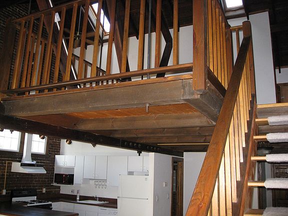 4th image of 525 Maple Ave APT 3