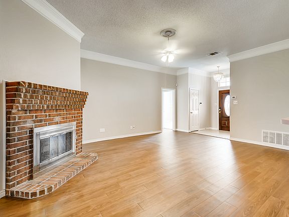 4th image of 449 Pebblecreek Dr