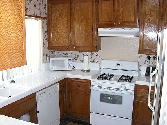 Large remodeled family kitchen