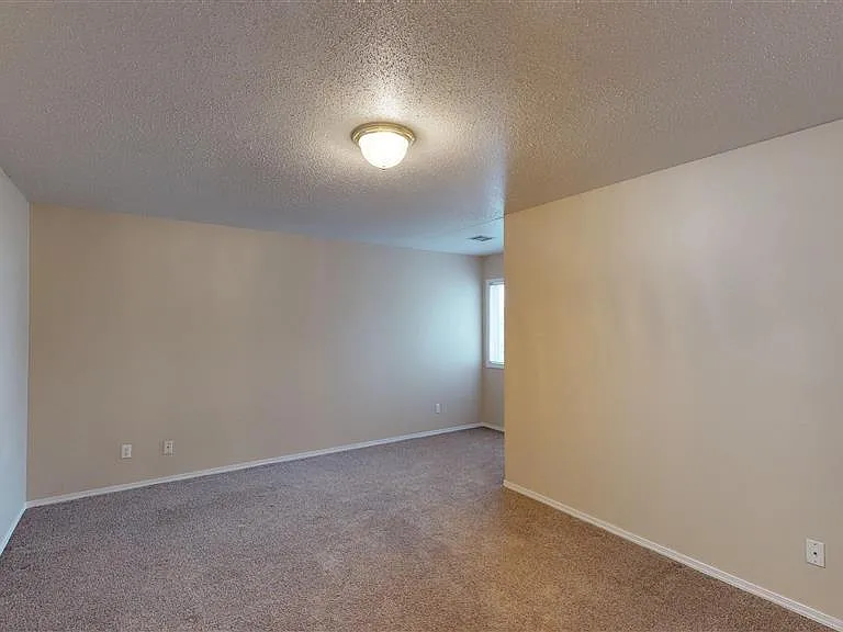 Sierra Vista Apartments — Photo 46