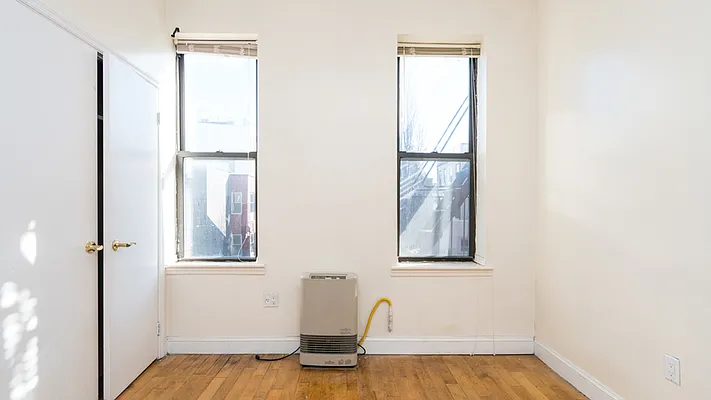 Rented by Nooklyn NYC LLC | media 8