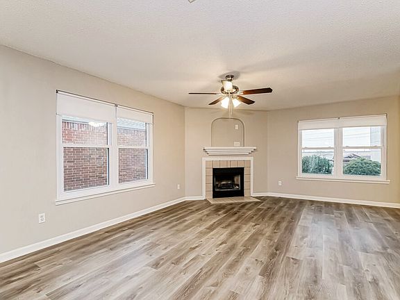 5th image of 1412 Drake Ln