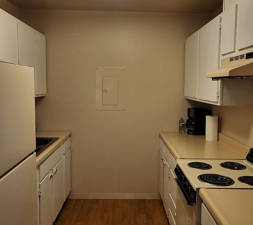 2nd image of 203 Perry St #4
