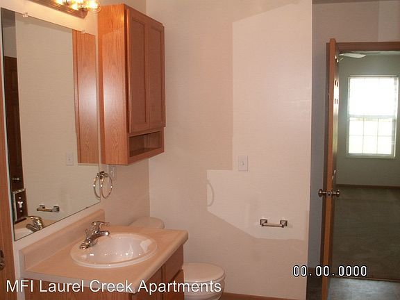 3rd image of 2213 Morning Glory Cir APT A