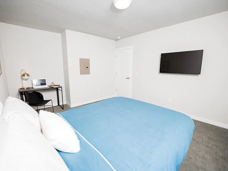 907 W Stoughton St #303 — Photo 11